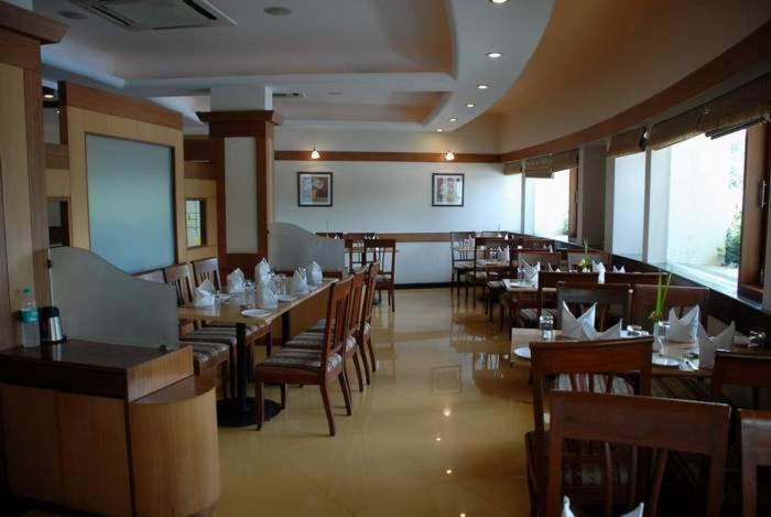 Sahil Sarovar Portico Lonavala Exterior foto