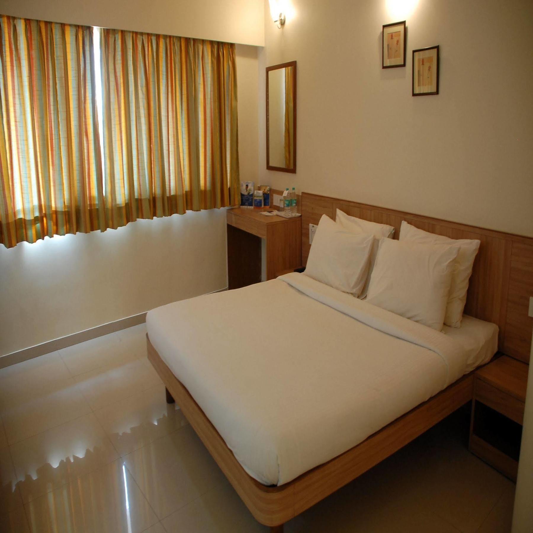 Sahil Sarovar Portico Lonavala Exterior foto