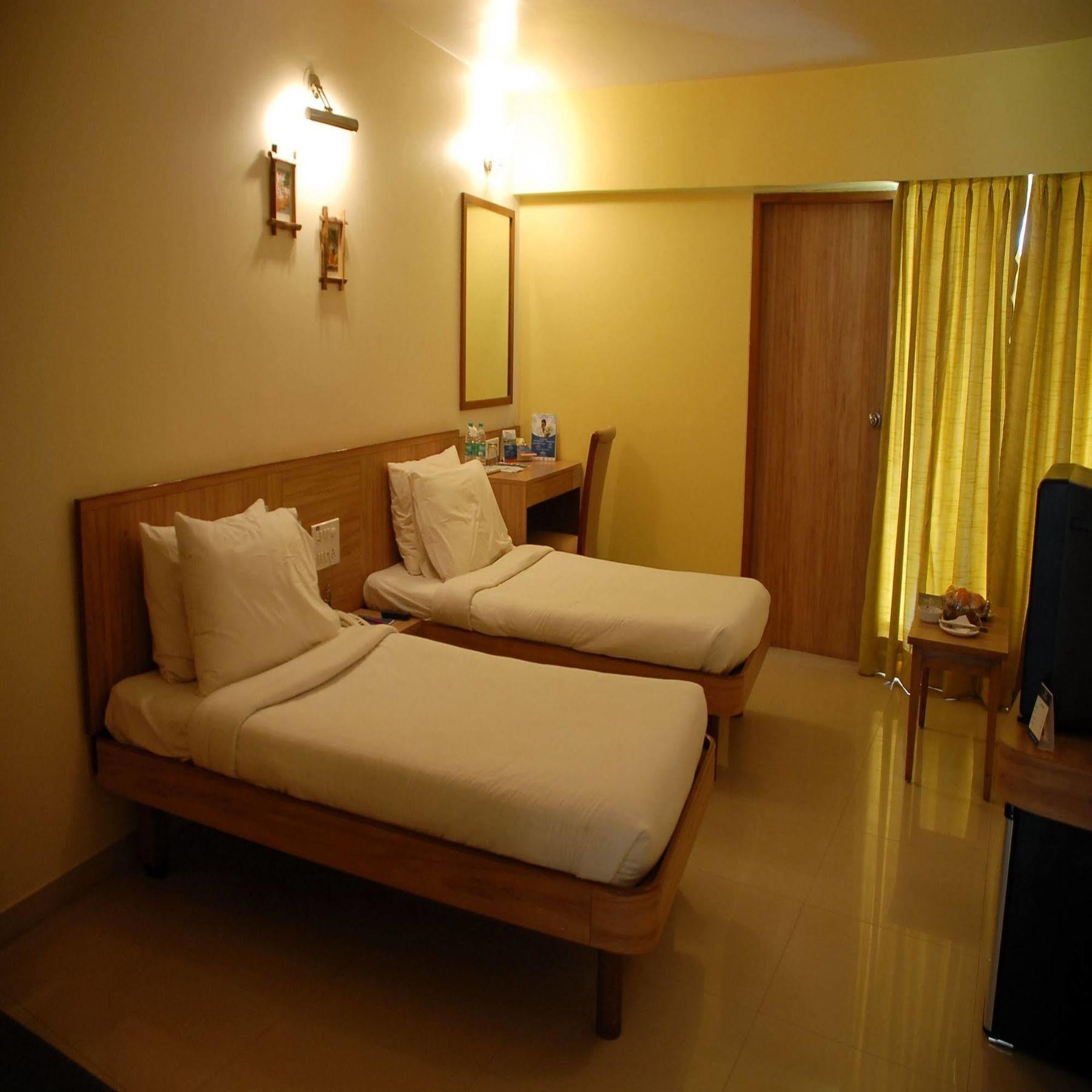 Sahil Sarovar Portico Lonavala Exterior foto
