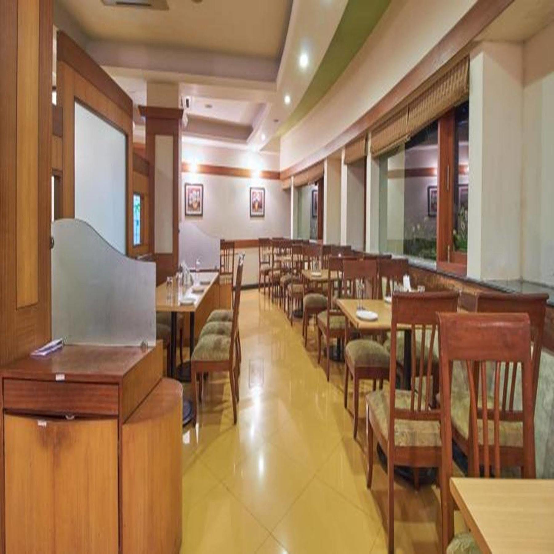 Sahil Sarovar Portico Lonavala Exterior foto